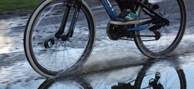 Wet Weather Riding: 6 Essentials for Biking in the Rain