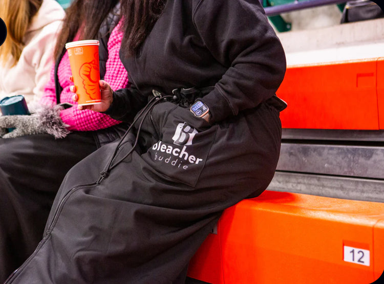 Bleacher Buddy Wearable Blanket Black

