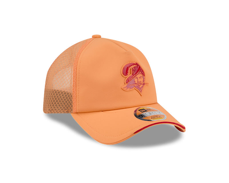 New Era Men's NFL Tampa Bay Buccaneers Sideline '26 9FORTY Apex Hat