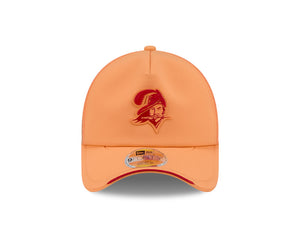 New Era Men's NFL Tampa Bay Buccaneers Sideline '26 9FORTY Apex Hat
