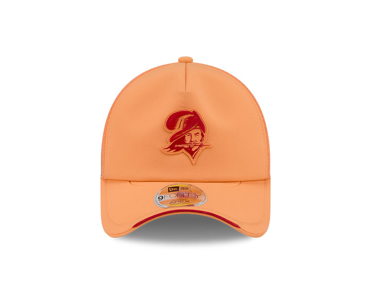 New Era Men's NFL Tampa Bay Buccaneers Sideline '26 9FORTY Apex Hat
