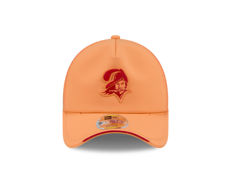 New Era Men's NFL Tampa Bay Buccaneers Sideline '26 9FORTY Apex Hat