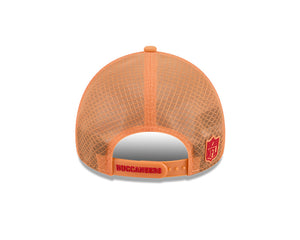 New Era Men's NFL Tampa Bay Buccaneers Sideline '26 9FORTY Apex Hat