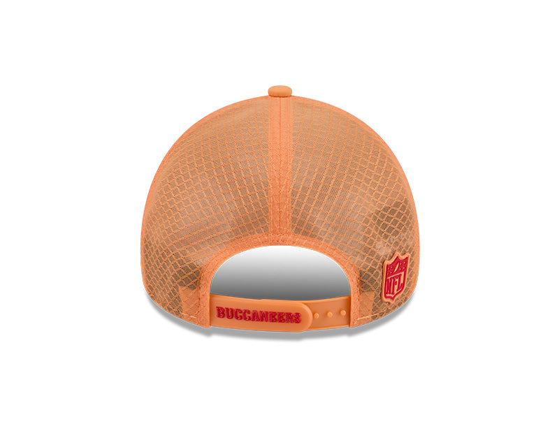 New Era Men's NFL Tampa Bay Buccaneers Sideline '26 9FORTY Apex Hat
