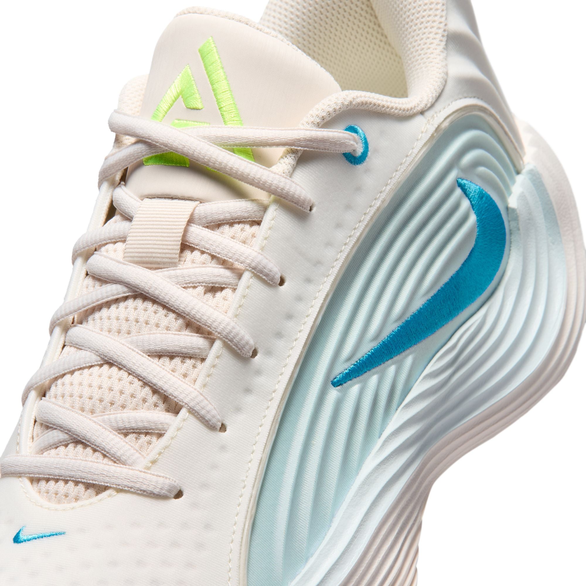 Nike Senior Giannis Immortality 5 Basketball Shoe SAIL/LT CURRENT BLUE-GLACIER BLUE-CHALK
