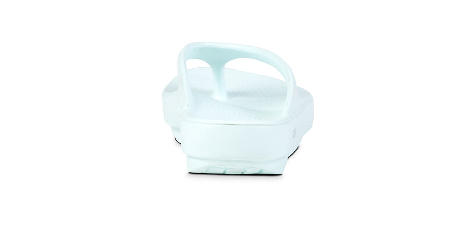 OOFOS Women's OOlala Sandal Ice