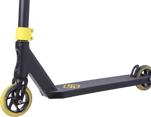 Striker Lux Complete Scooter Black Yellow