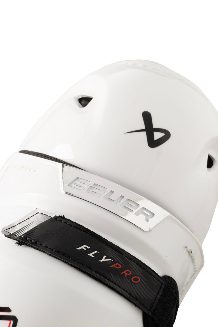 Bauer Junior Vapor FLYPRO Hockey Player Shin Guards white