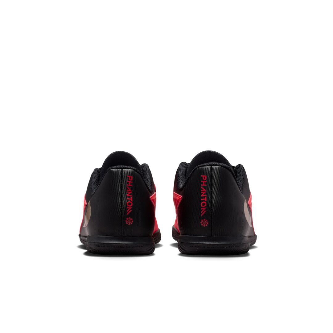 Nike Junior Phantom 6 Club Indoor Soccer Shoes bright red/black