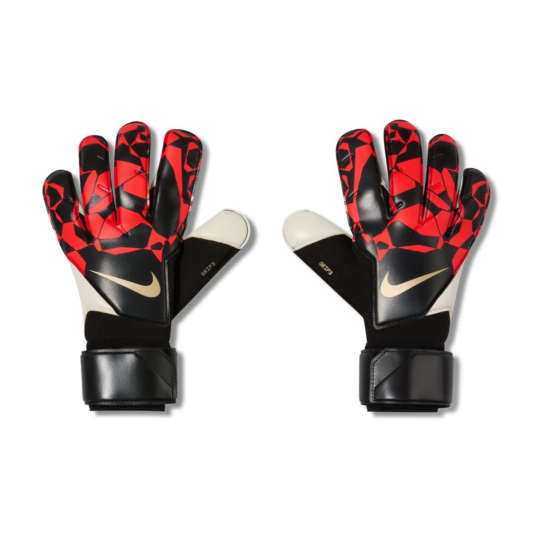 Nike Senior Grip3 Goalkeeper Soccer Gloves black/red