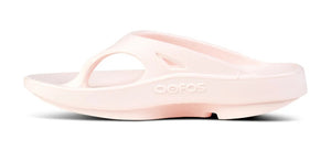 OOFOS Women's OOriginal Thong Sandals blush pink