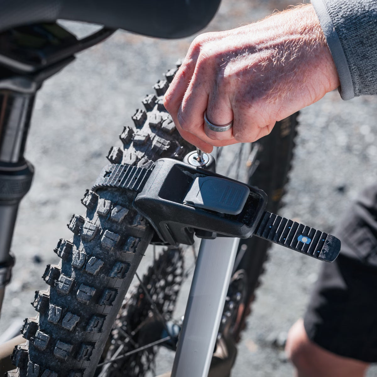Thule Vero Hitch Platform Bike Rack black