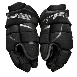 True Junior Catalyst Pro Hockey Player Gloves blackout