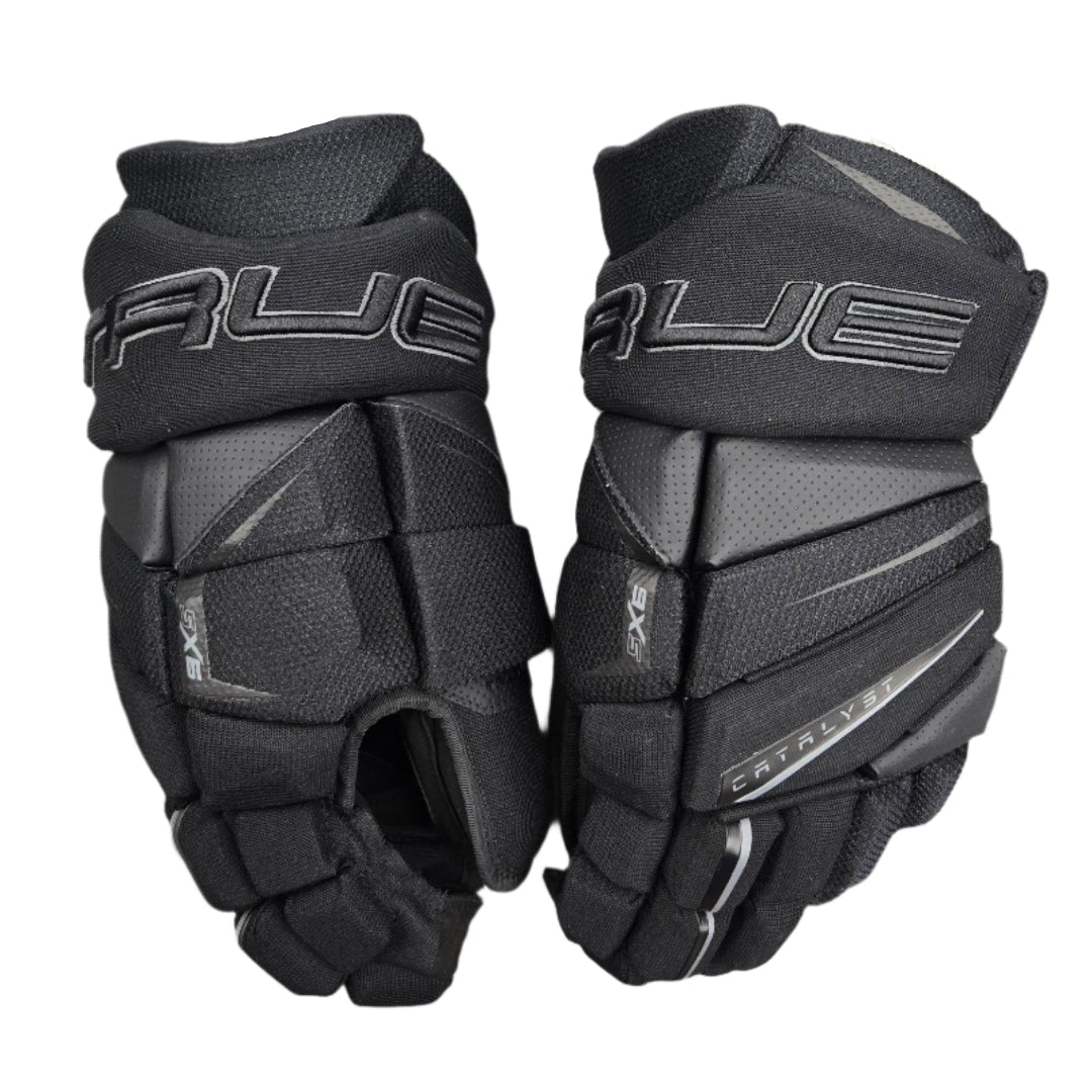 True Senior Catalyst 9X5 Hockey Player Gloves Black