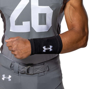 Under Armour Senior 3 Window Football Wrist Coach black