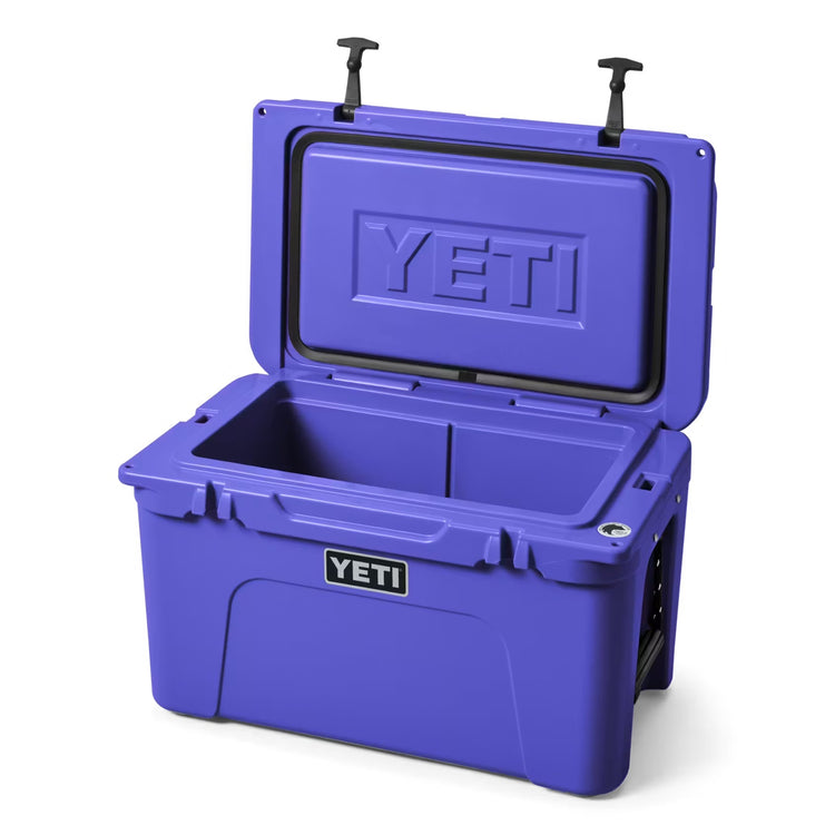 YETI Tundra 45 Hard Cooler ultramarine violet