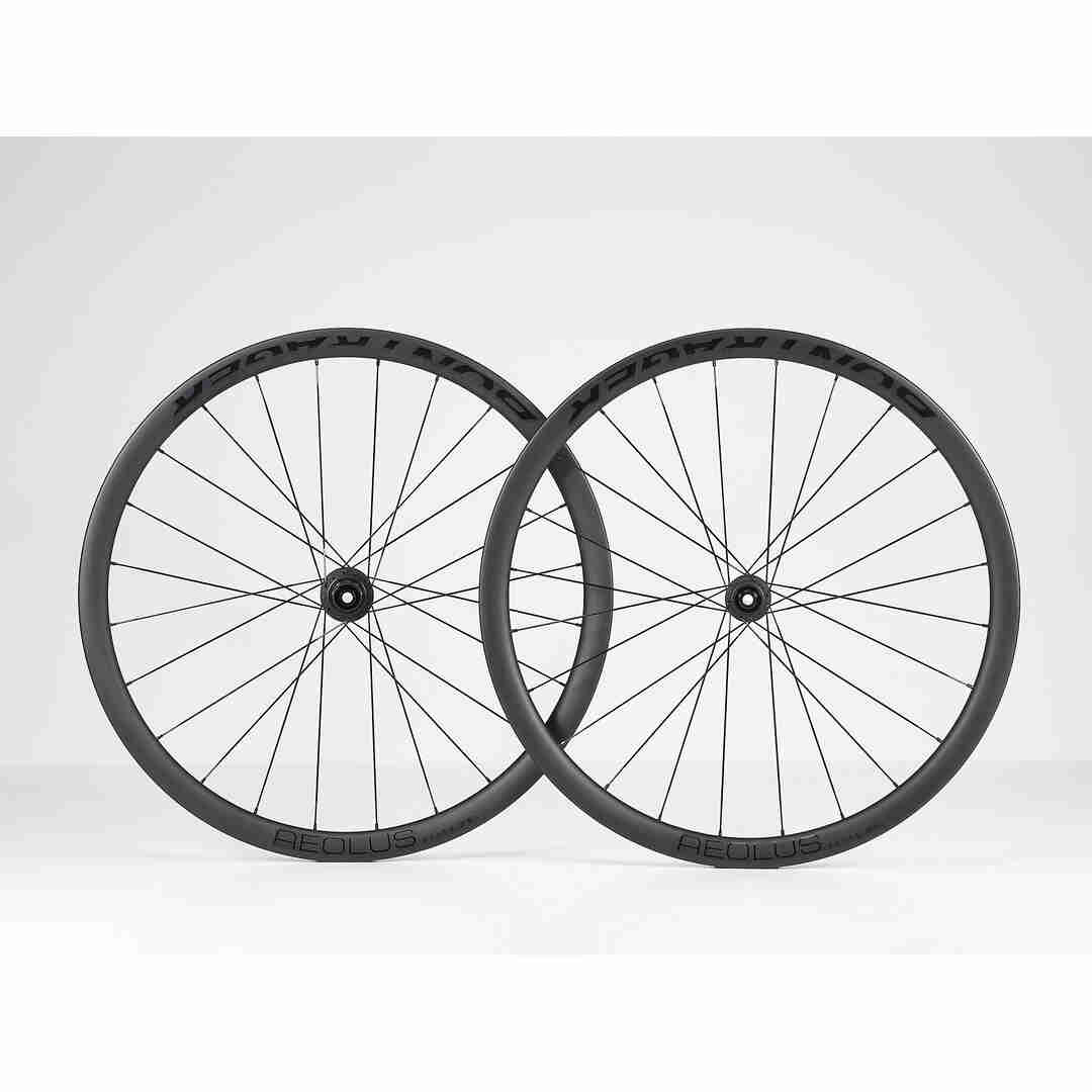 Shop Bontrager Aeolus Elite 35 TLR Disc Road Wheel Set Edmonton Canada Store
